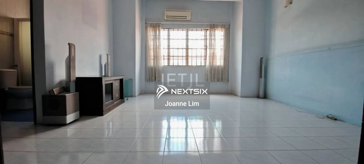 2-sty Terrace/Link House For Sale in Klang Selangor - Image 5