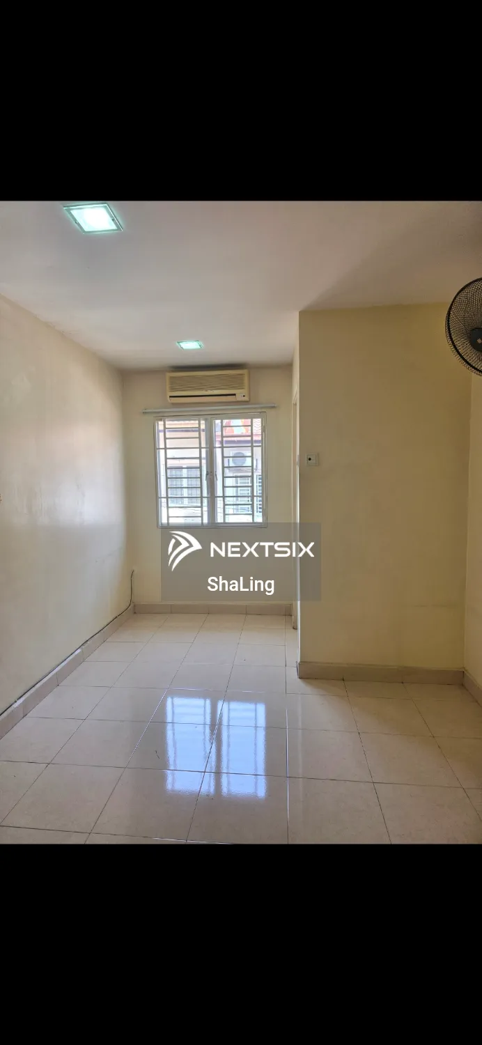 2.5-sty Terrace/Link House For Sale in Serdang Selangor - Image 8