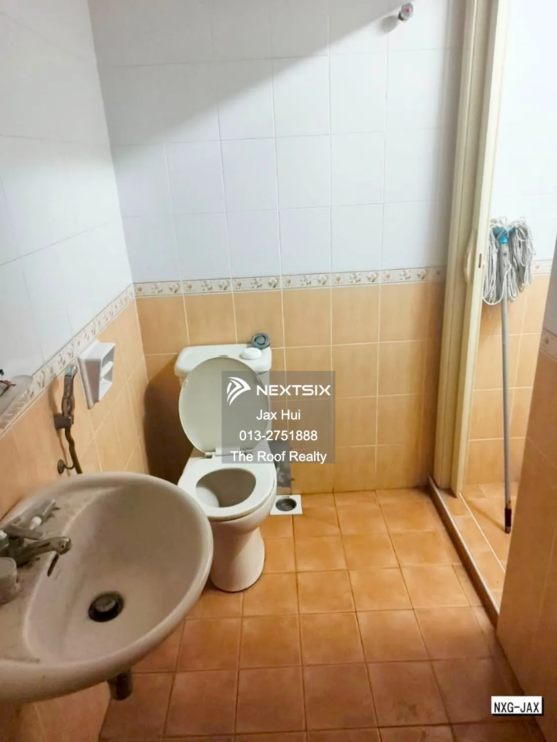 Semi-detached House For Sale in Klang Selangor - Image 9