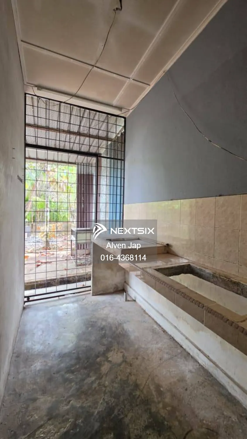 1-sty Terrace/Link House For Sale in Kuching Sarawak - Image 7