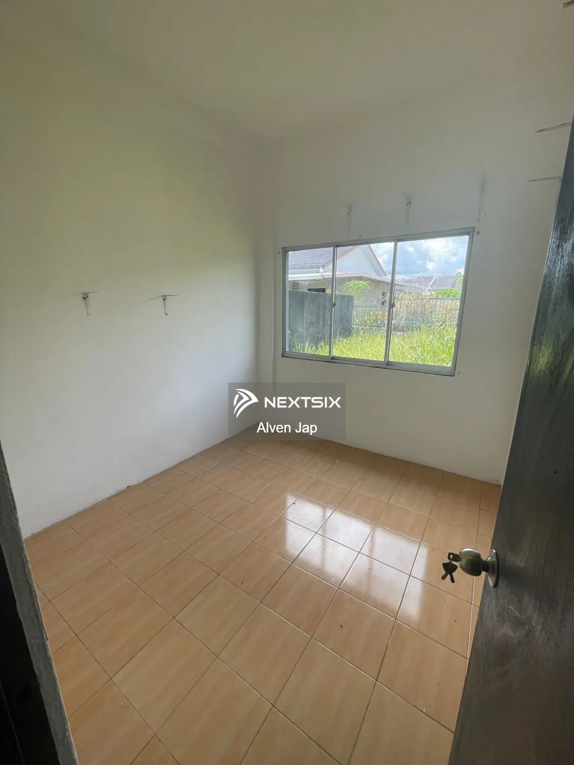 1-sty Terrace/Link House For Sale in Kota Samarahan Sarawak - Image 5