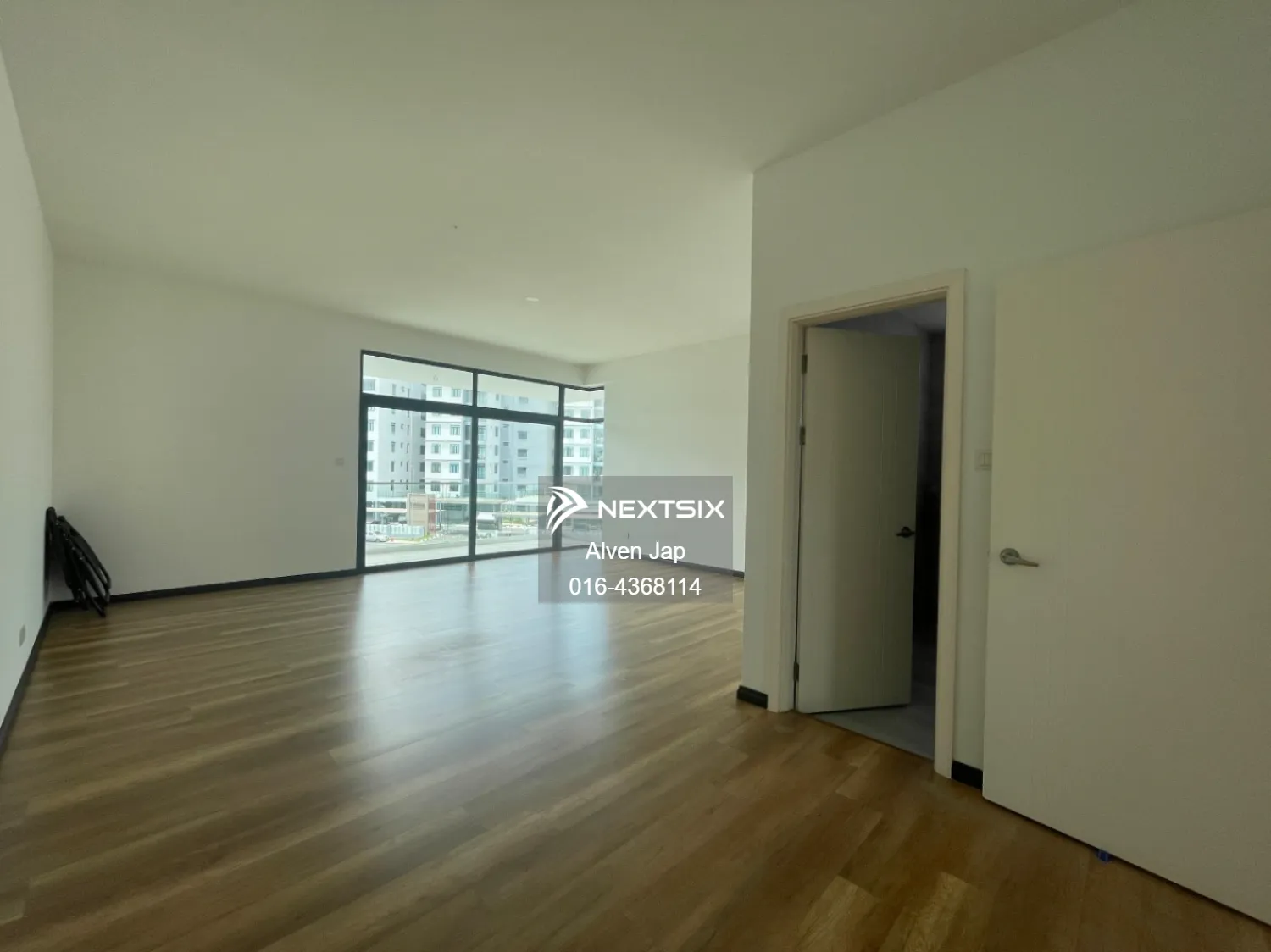 3-sty Terrace/Link House For Sale in Kuching Sarawak - Image 4
