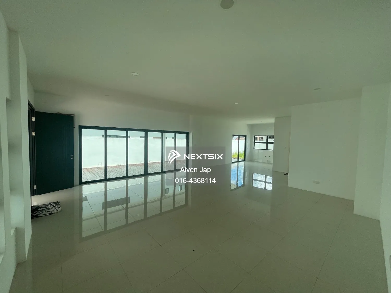 3-sty Terrace/Link House For Sale in Kuching Sarawak - Image 2