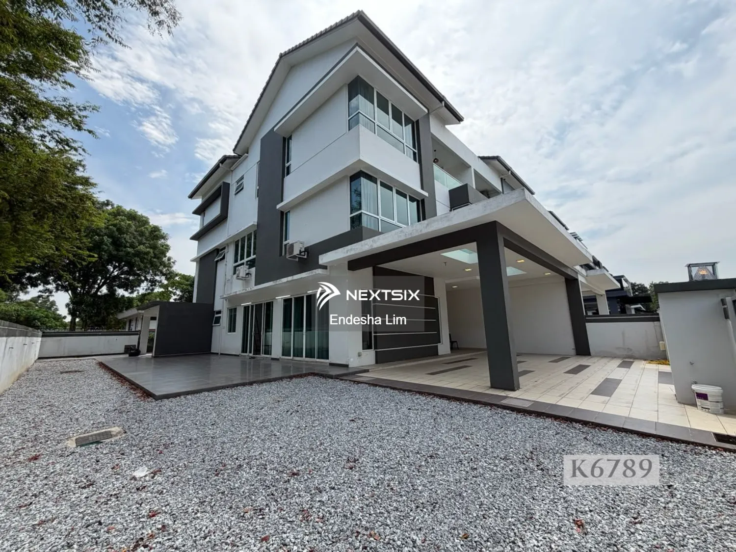 Semi-detached House For Sale in Ambang Botanic Selangor