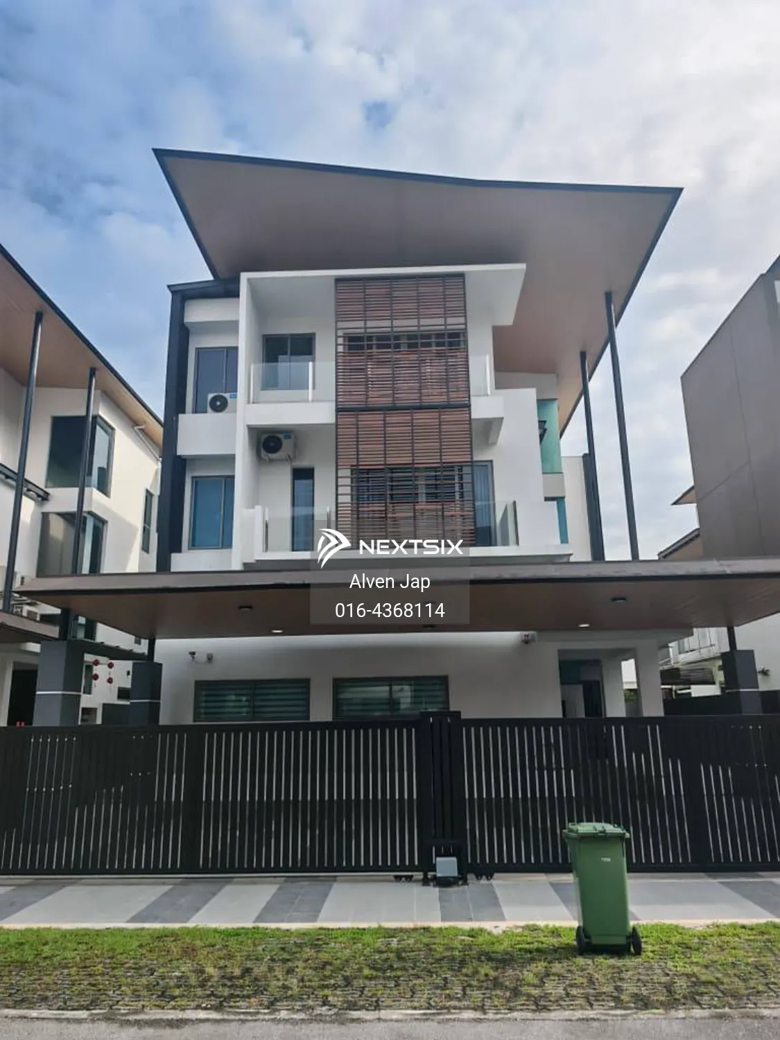 3-sty Terrace/Link House For Rent in Kuching Sarawak - Image 4