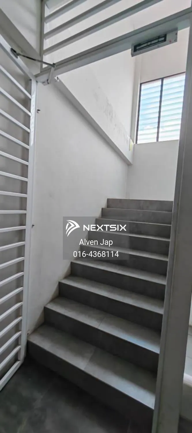3-sty Terrace/Link House For Sale in Kuching Sarawak - Image 5