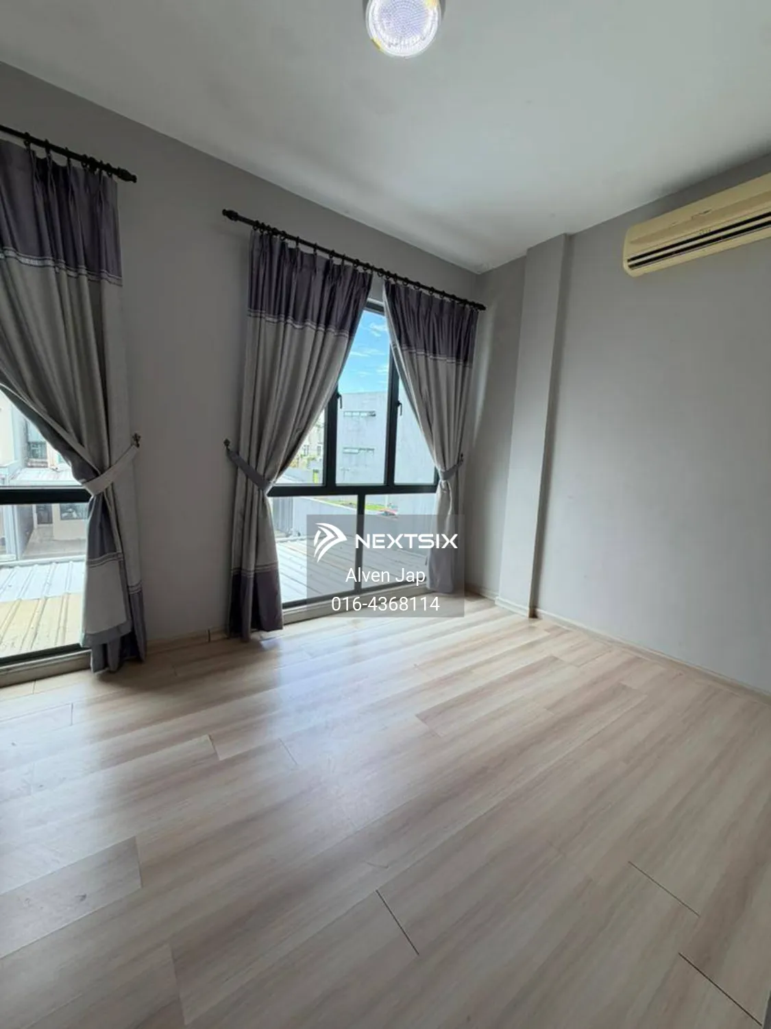 3-sty Terrace/Link House For Sale in Kota Samarahan Sarawak - Image 5