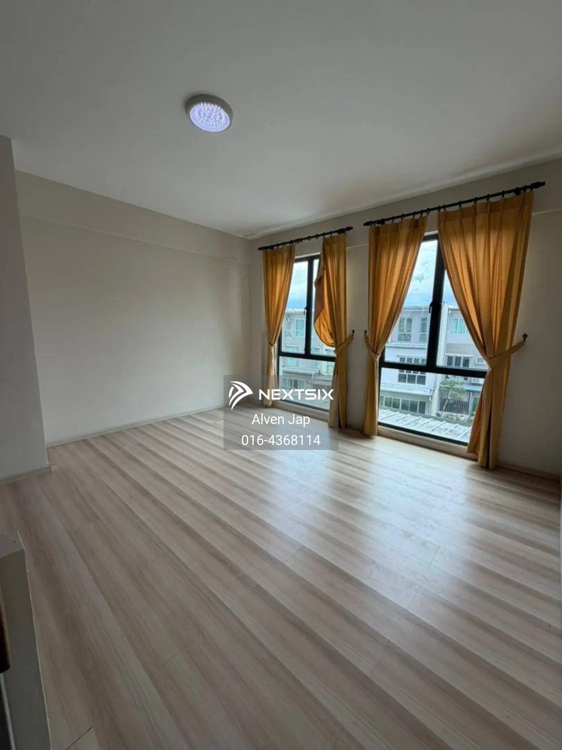 3-sty Terrace/Link House For Sale in Kota Samarahan Sarawak - Image 9