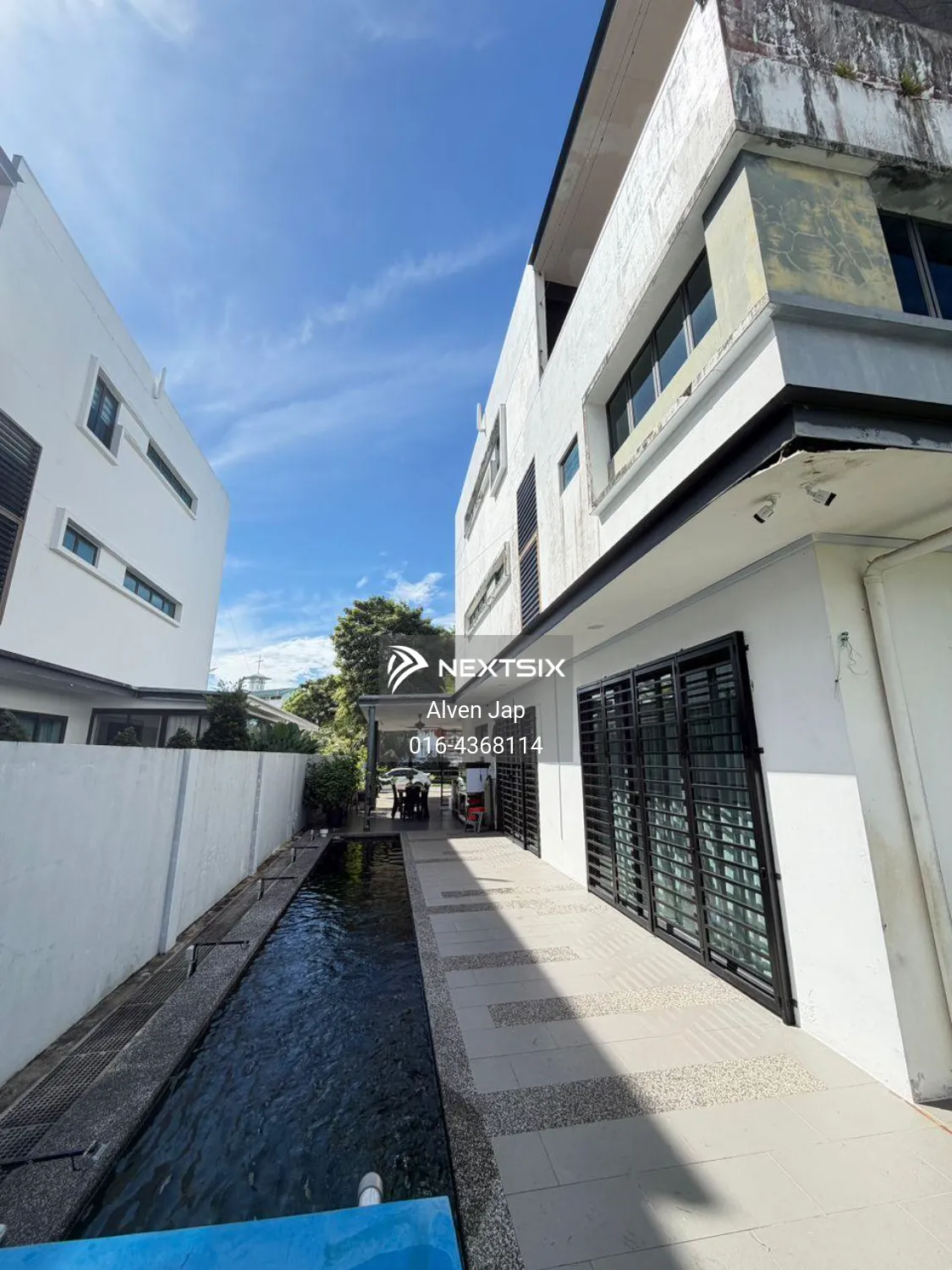 3-sty Terrace/Link House For Sale in Kuching Sarawak - Image 10