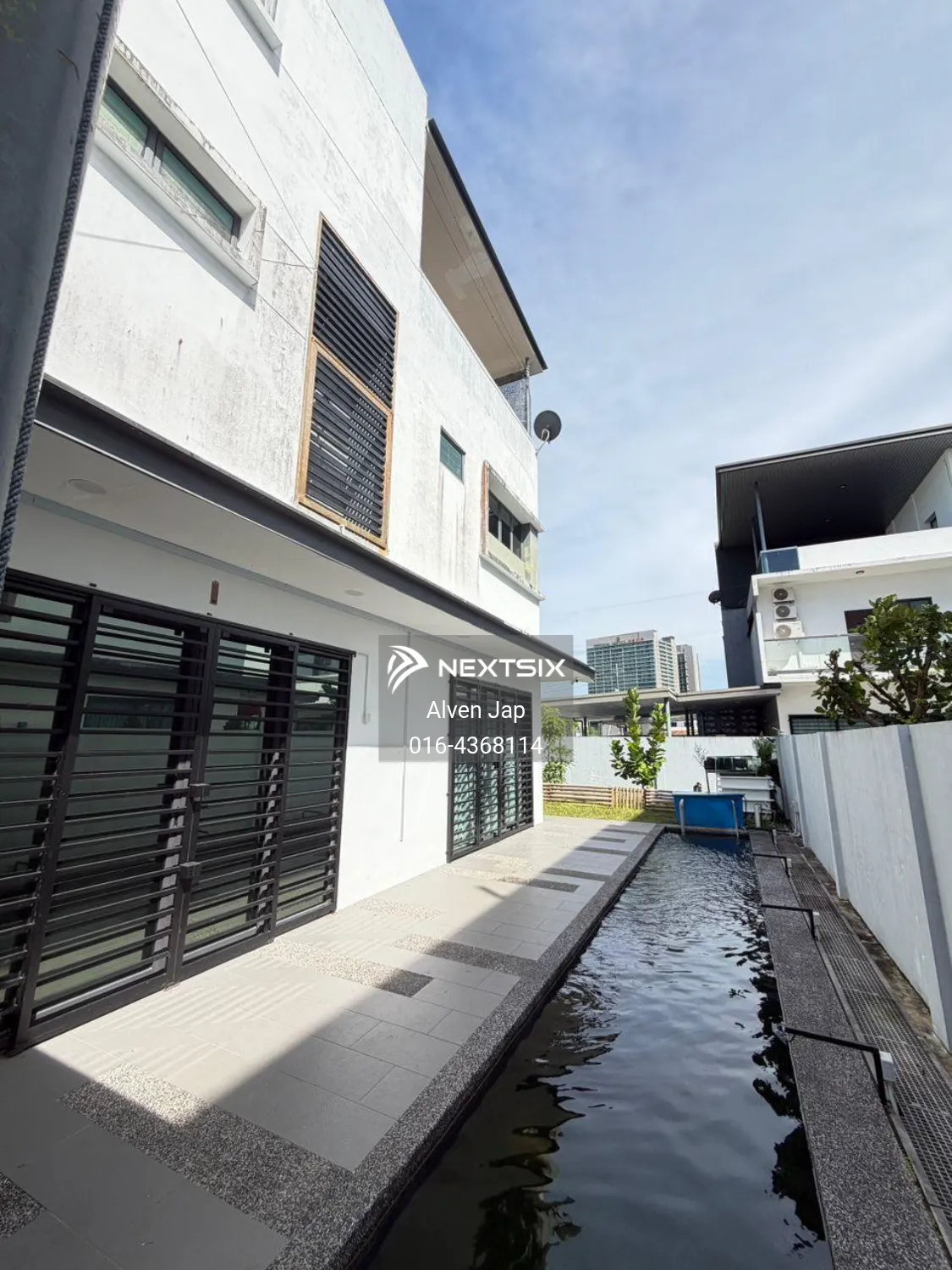 3-sty Terrace/Link House For Sale in Kuching Sarawak - Image 11