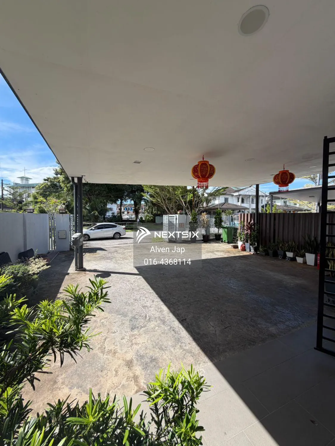 3-sty Terrace/Link House For Sale in Kuching Sarawak - Image 2