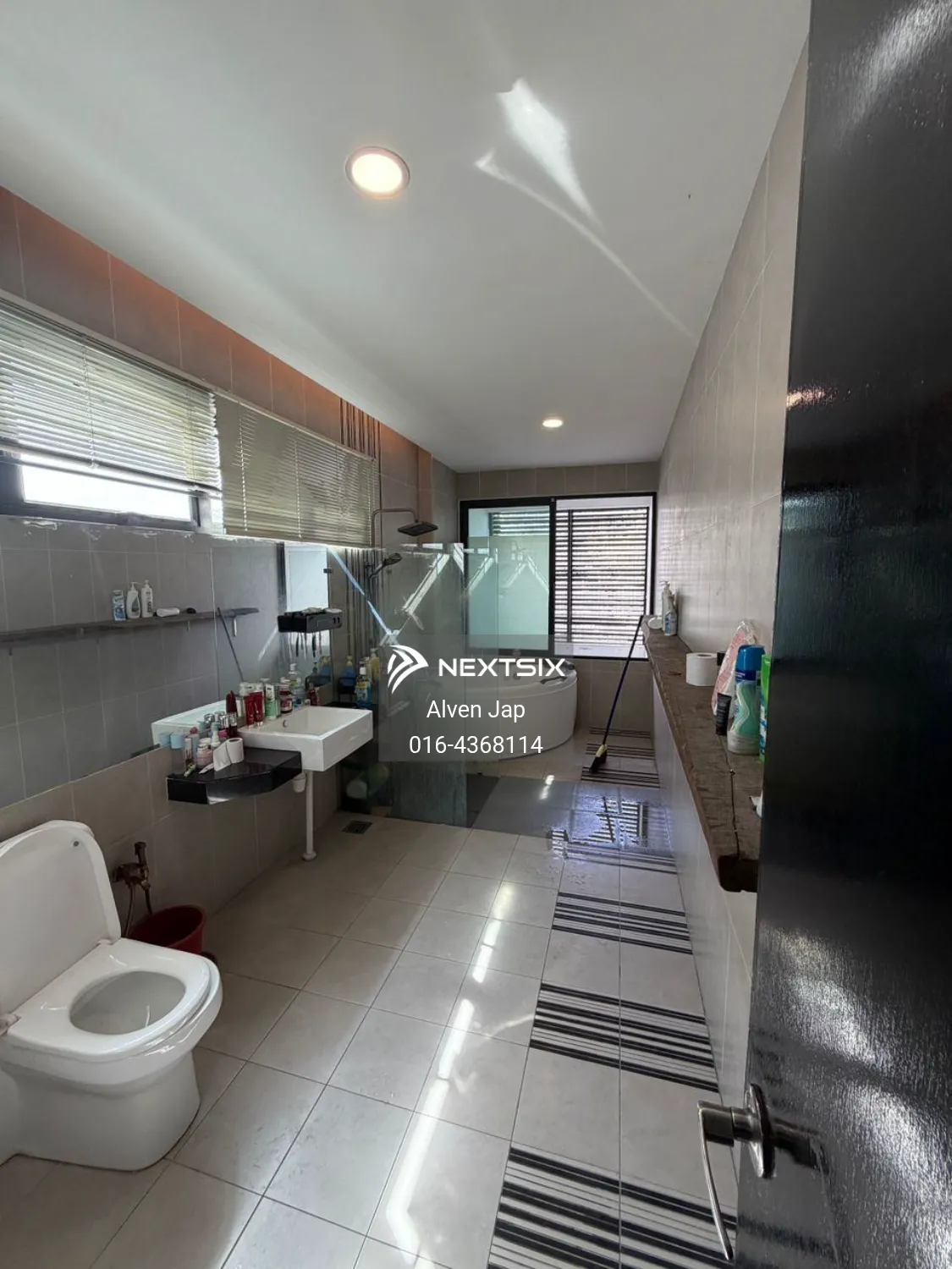 3-sty Terrace/Link House For Sale in Kuching Sarawak - Image 9