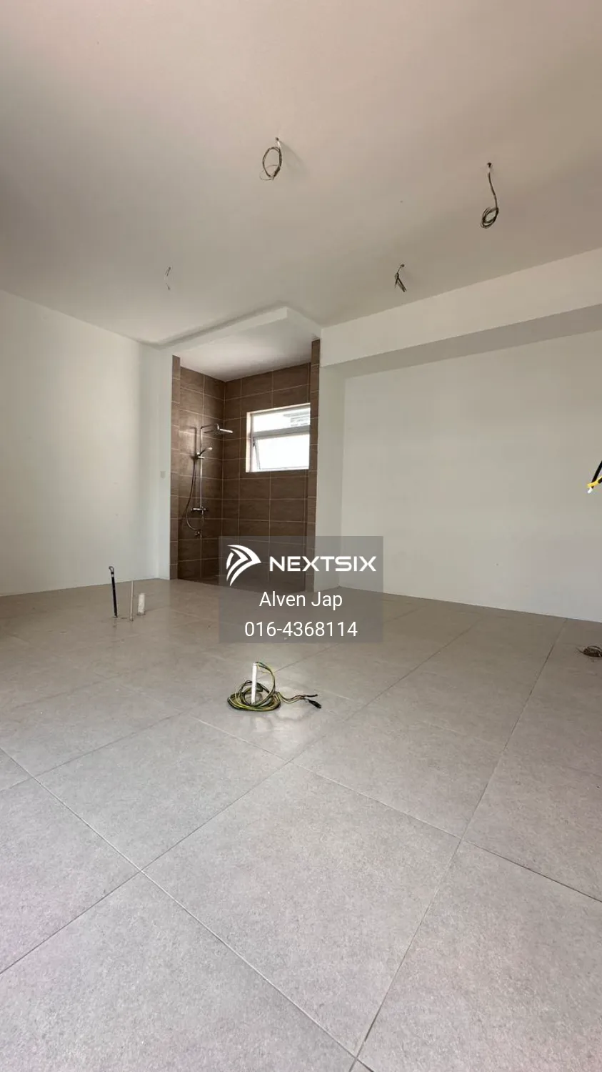 3-sty Terrace/Link House For Sale in Kota Samarahan Sarawak - Image 7