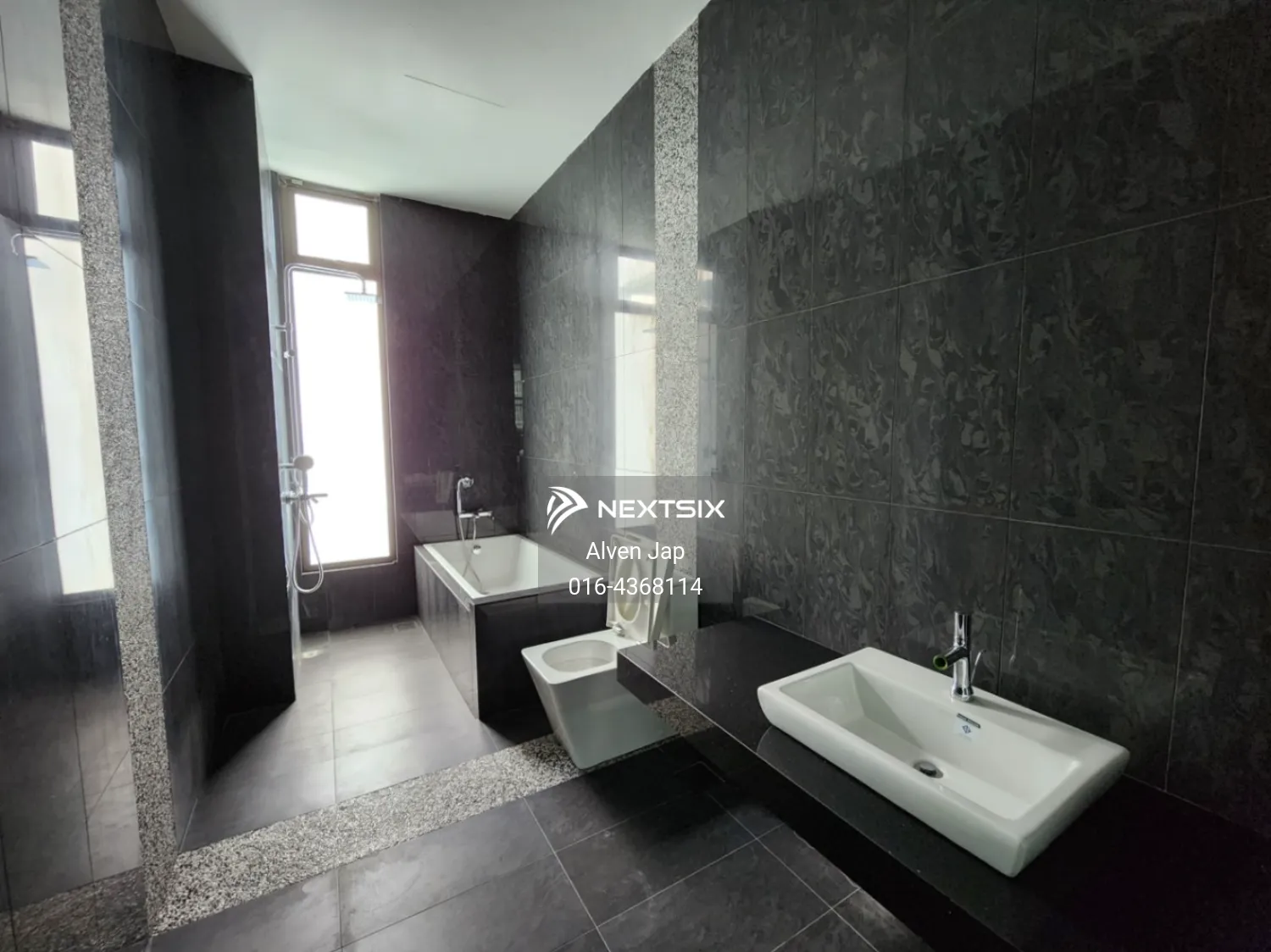 3-sty Terrace/Link House For Sale in Kuching Sarawak - Image 9