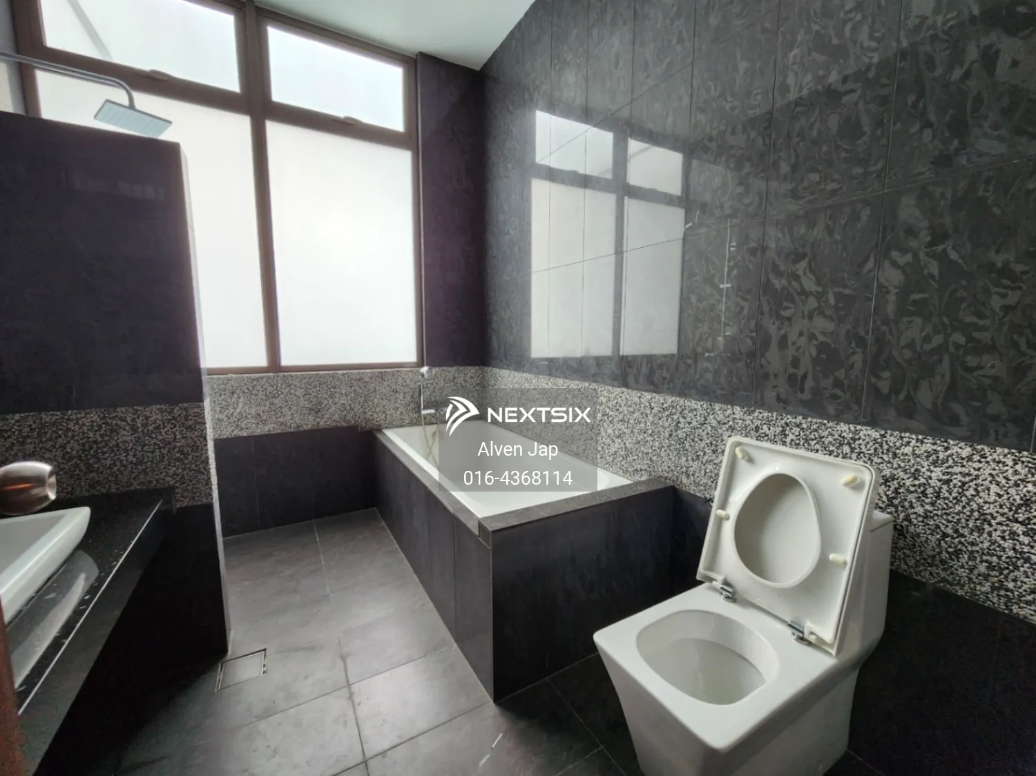 3-sty Terrace/Link House For Sale in Kuching Sarawak - Image 10