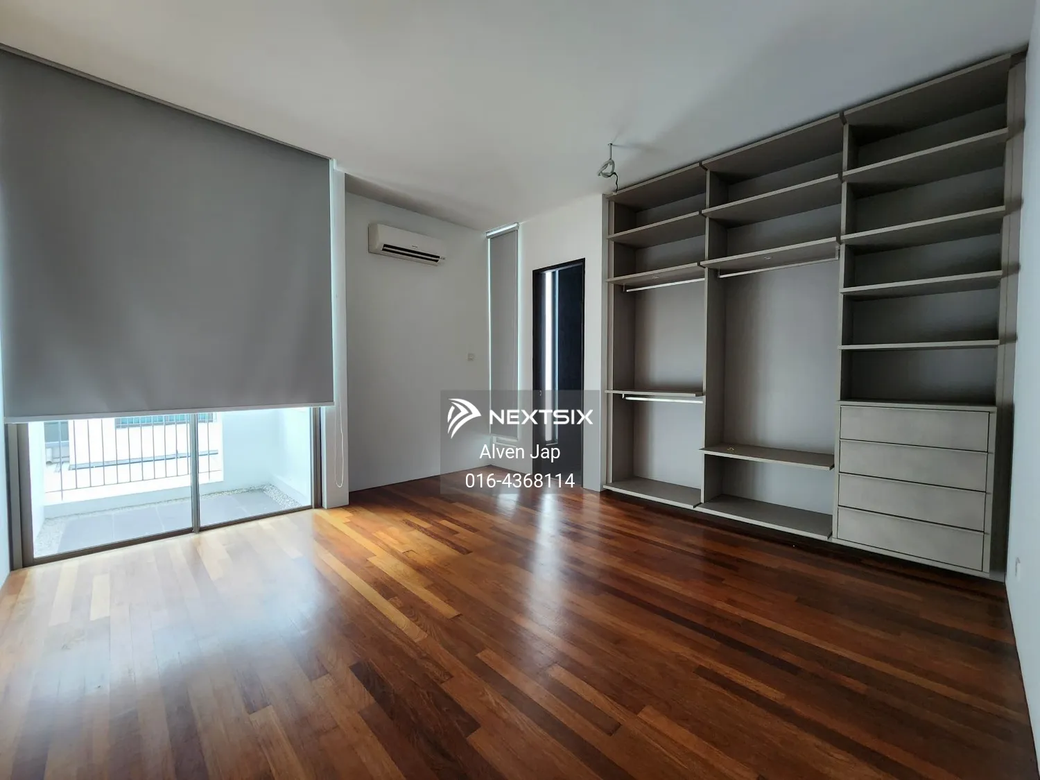 3-sty Terrace/Link House For Sale in Kuching Sarawak - Image 2