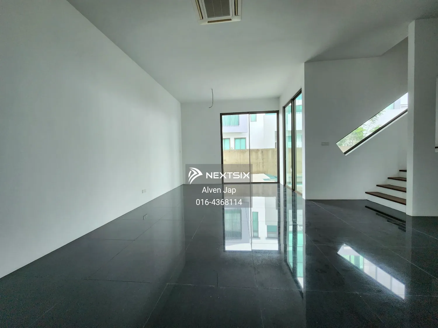 3-sty Terrace/Link House For Sale in Kuching Sarawak - Image 7