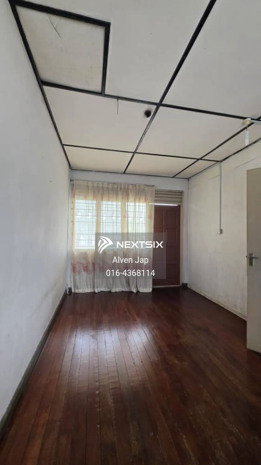 2-sty Terrace/Link House For Sale in Kuching Sarawak - Image 6