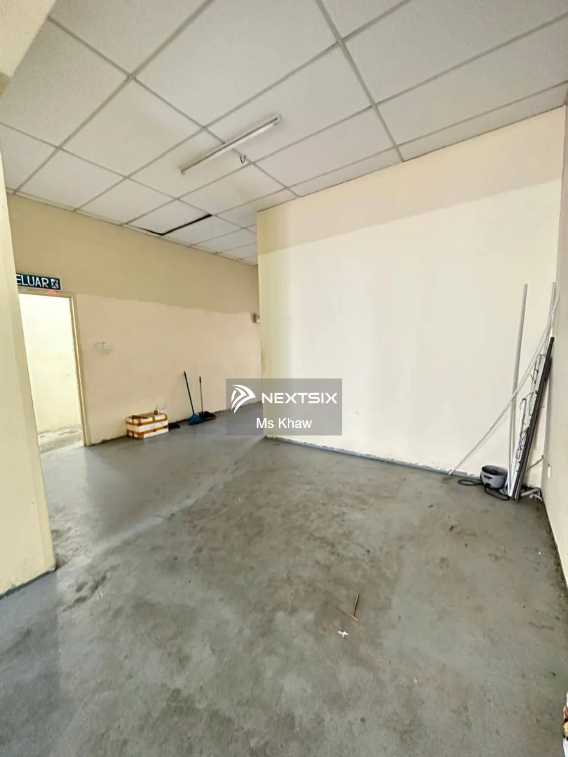 Shop For Sale in Pekan Nanas Johor