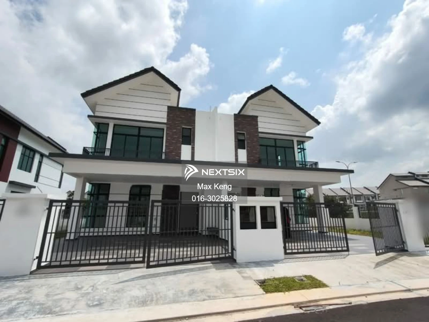 Semi-detached House For Sale in Gelang Patah Johor