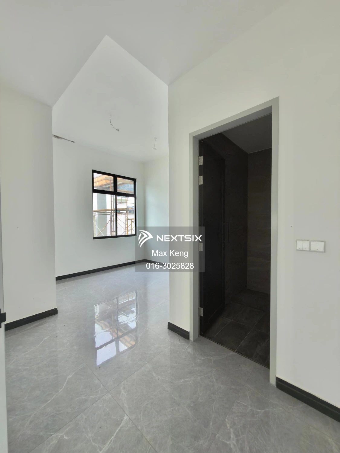 Semi-detached House For Sale in Setia Tropika Johor - Image 9