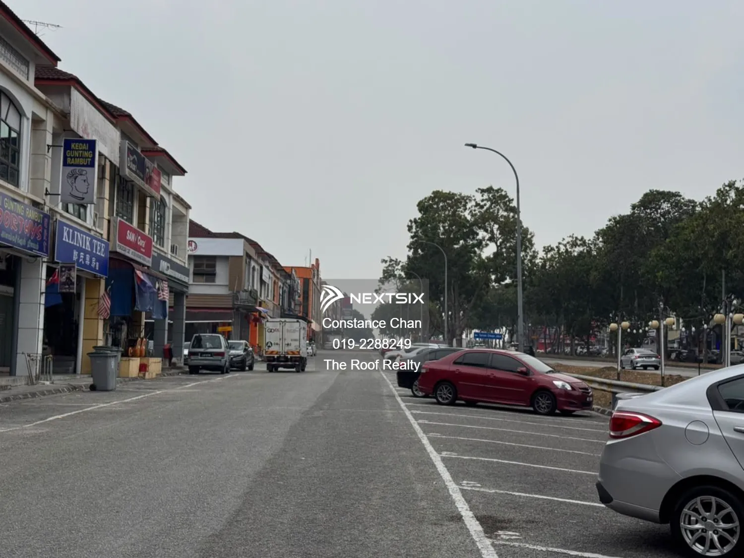 Shop for rent in Desa Cemerlang Ground Floor Shop, Facing Main Road, Ulu Tiram, Johor – RM2,500 per month, listed by Constance Chan