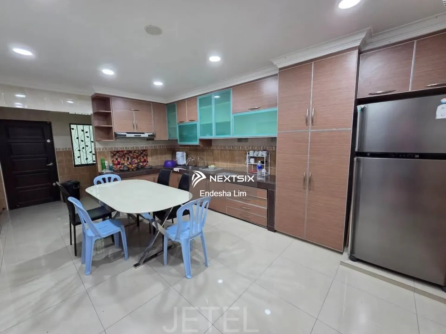 2-sty Terrace/Link House For Sale in Bandar Bukit Tinggi Selangor - Image 5