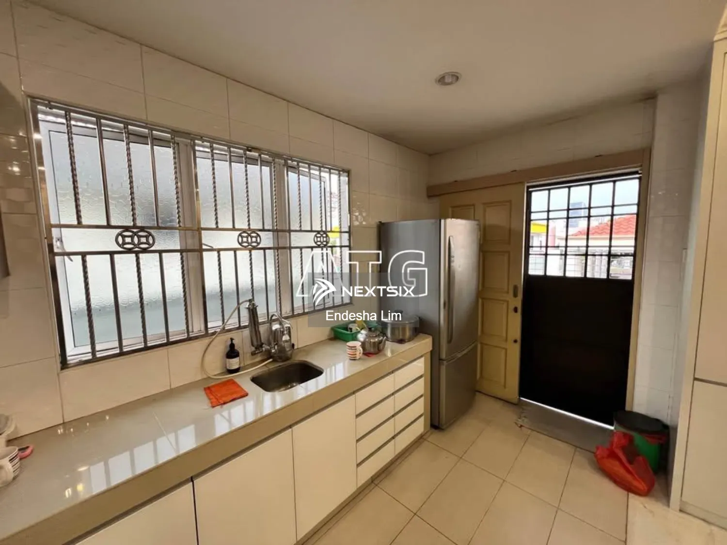 Semi-detached House For Sale in Klang Selangor - Image 7