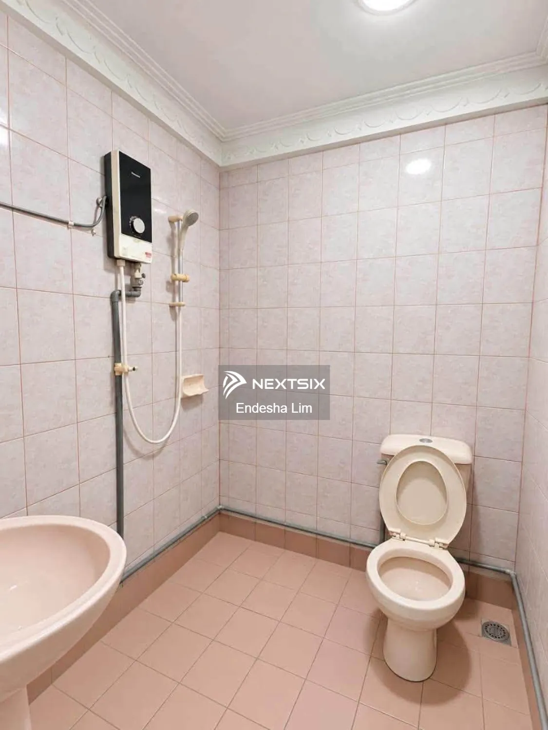 Semi-detached House For Sale in Klang Selangor - Image 9
