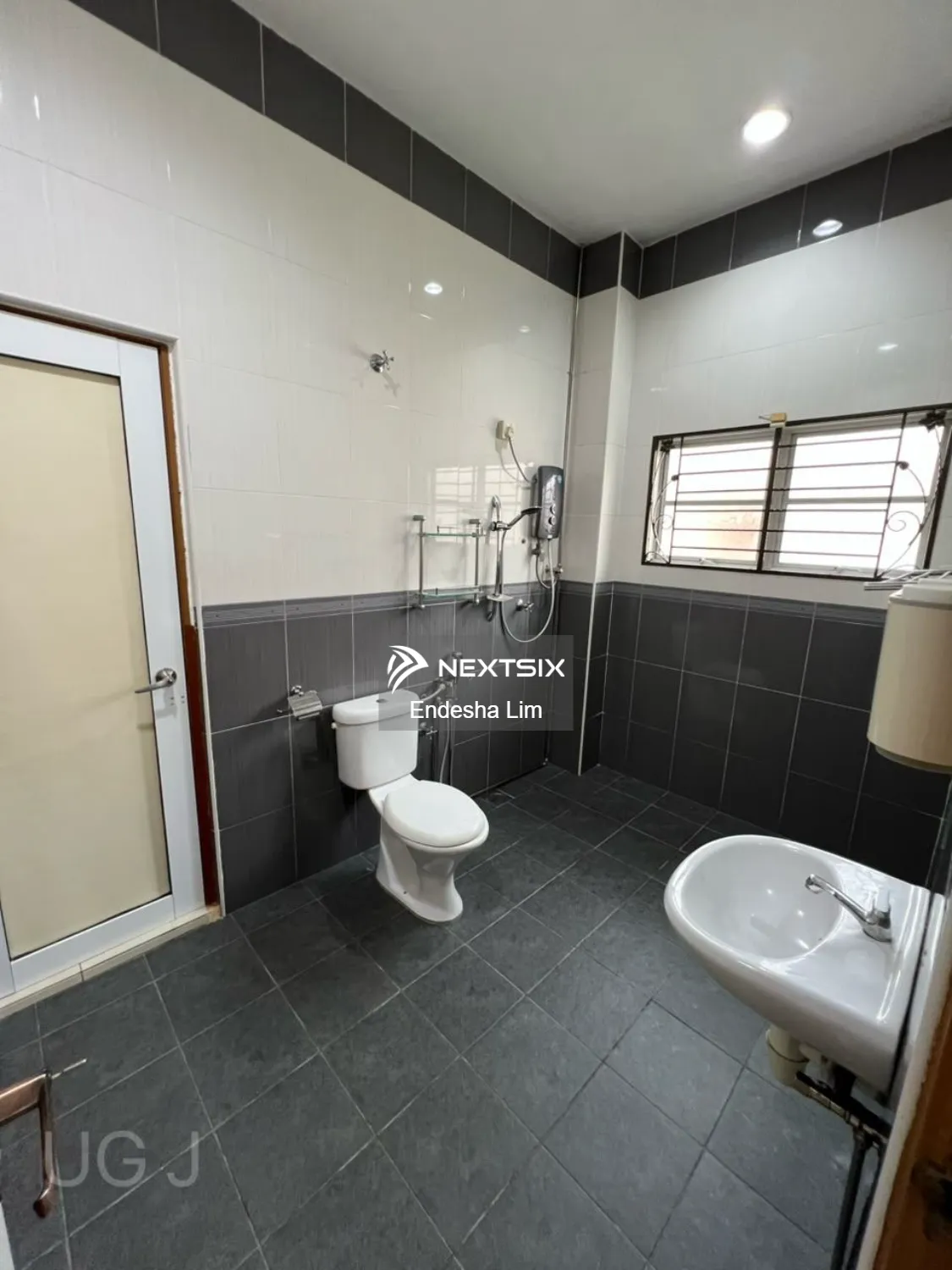 Semi-detached House For Sale in Klang Selangor - Image 17